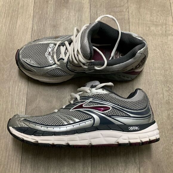 Womens Brooks Addiction 10 Lowcut Running‎ Walking Gym Tennis Shoes Sneakers - Picture 1 of 10